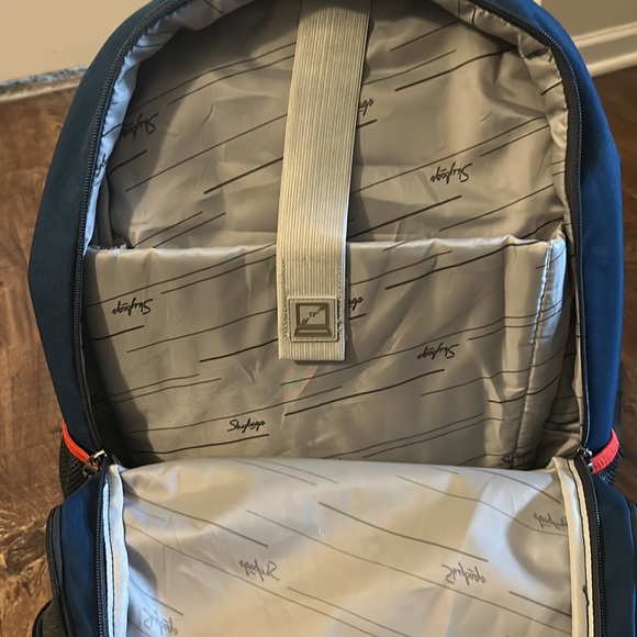 🔥RARE🔥 Skybags Geek 02 Laptop Bag - Picture 6 of 14